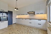 Site met loods en ruime villa te koop in De Haan/Klemskerke.