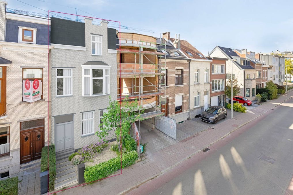 Herenhuis te koop in Deurne nabij boekenbergpark (4 slpk)