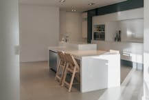 Instapklare villa met 5 slaapkamers en binnenzwembad te koop