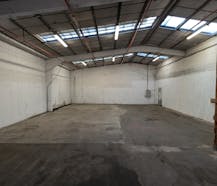 Magazijn van 200 m² te huur in Poperinge.