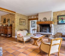 Ruime villa op ca 8.312m² te koop in Coudekerque-Village (Frankrijk).