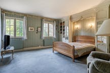 Ruime villa op ca  8.312m² te koop in Coudekerque-Village (Frankrijk).