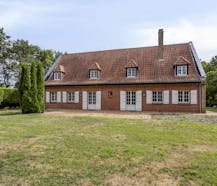 Ruime villa op ca 8.312m² te koop in Coudekerque-Village (Frankrijk).