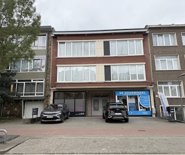 Ruime handelsruimte te huur in het centrum van Merksem!