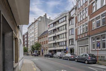 Te koop: lichtrijk 2-slaapkamerappartement in Kortrijk