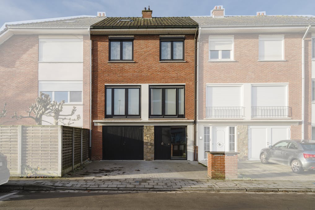 Bel-etage met 3 slaapkamers op een centrale ligging te koop in Kortrijk