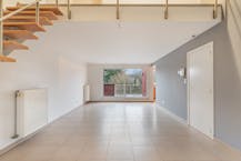 Lichtrijk & instapklaar duplex-appartement nabij Genk-Centrum