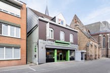 Handelspand met woonst en atelier in Ruddervoorde