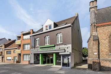 Handelspand met woonst en atelier in Ruddervoorde