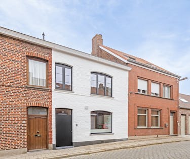 Gerenoveerde woning met 3 slaapkamers en terras in Poperinge