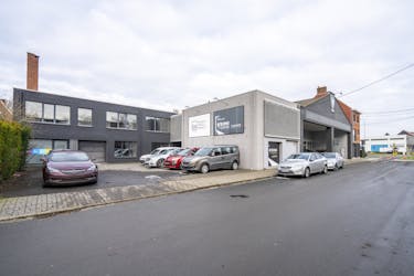 Kantoorgebouw te koop in Kortrijk