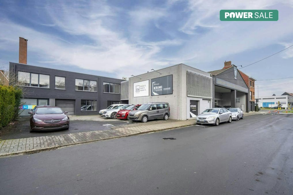 Kantoorgebouw te koop in Kortrijk