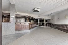 Commercieel pand te koop in het centrum van Sint-Kruis