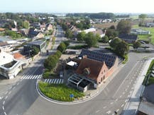 Ruime woning op unieke commerciële locatie in Westrozebeke
