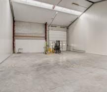 KMO-unit van 728 m² te huur in Kuurne