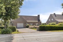 Karaktervolle villa op ruim perceel te koop in Roeselare