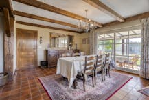 Karaktervolle villa op ruim perceel te koop in Roeselare