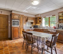 Karaktervolle villa op ruim perceel te koop in Roeselare