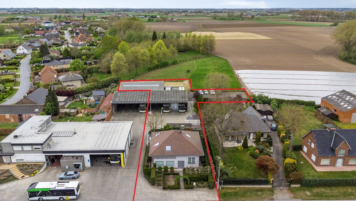 Woning met loods op uitstekende ligging in Torhout