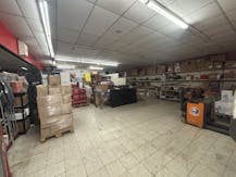 Ruim handelspand met potentieel te koop in Moeskroen