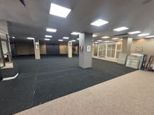 Ruim handelspand met potentieel te koop in Moeskroen