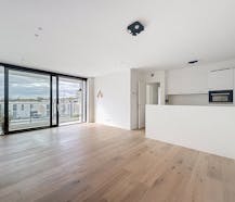 Modern appartement aan De Leie te huur in Sint-Eloois-Vijve