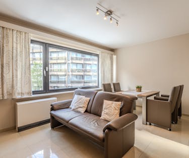 Lichtrijk 2-slaapkamer appartement te koop te Oostende