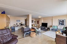 Propriété commerciale avec maison et place de parking à vendre à Zeedijk