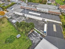 Polyvalent bedrijfsgebouw te koop in Deerlijk