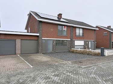 Instapklare woning in het hartje van Zingem
