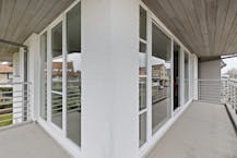 Hoekappartement met 2 slaapkamers en garage in Sint-Idesbald