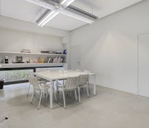 Magazijn ( 788 m²) met bureel (400 m²) te huur in Oostkamp