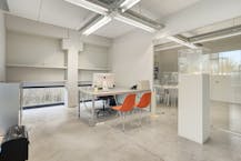 Magazijn ( 788 m²) met bureel (400 m²) te huur in Oostkamp