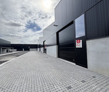 Nieuwbouw KMO-unit van ca. 180 m² te huur in project Zeus