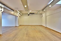 Handelspand met garages te koop in centrum Roeselare