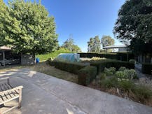 Bouwgrond van 554 m² met uitweg, garage en carport