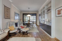 Ruime woning met enorm veel potentieel te koop in Merksem!