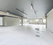 Ruime kantoorruimte / showroom te huur