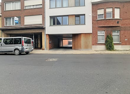 Centraal gelegen garage te koop in Roeselare!