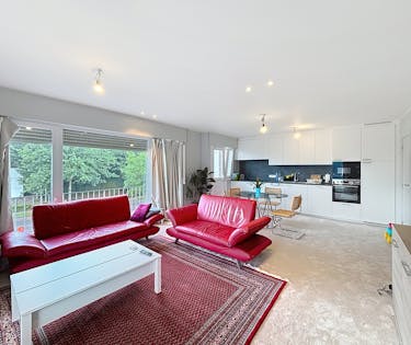 Gerenoveerd appartement met garage te koop, St-Michiels