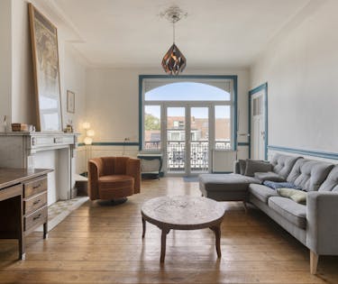 Ruim Art Nouveau appartement (3 slpk) in Molenbeek
