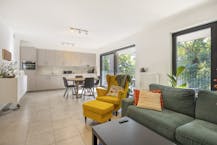 Modern 2-slpk appartement met terras en parking in Hasselt