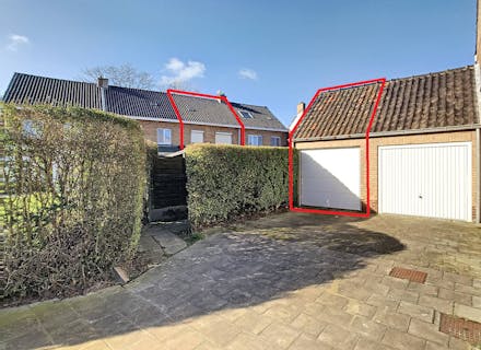 Huis  inclusief ruime garage aan de stadsrand van Brugge