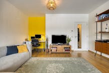 Two bedroom apartment with parking space in Schaerbeek
