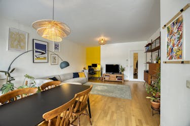 Two bedroom apartment with parking space in Schaerbeek