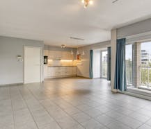 Instapklaar hoekappartement met 2 slaapkamers in Roeselare