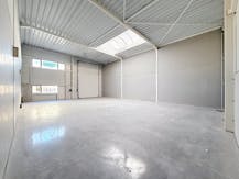 Nieuwbouw KMO-unit (216 m²) te huur in Evergem