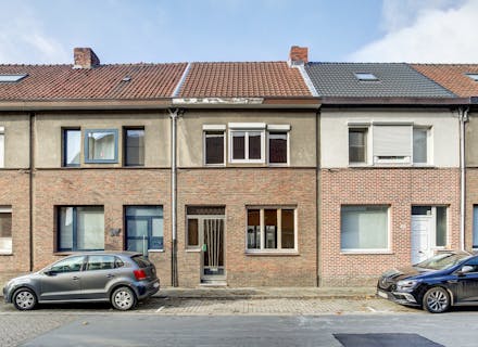 Volledig te renoveren woning in rustige straat nabij centrum van Kruibeke.