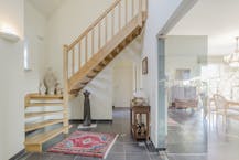 Villa met stallingen te koop op een ruim perceel van  10.026m²