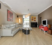 Instapklaar huis met 5 slaapkamers in Assebroek